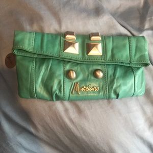 Marciano clutch
